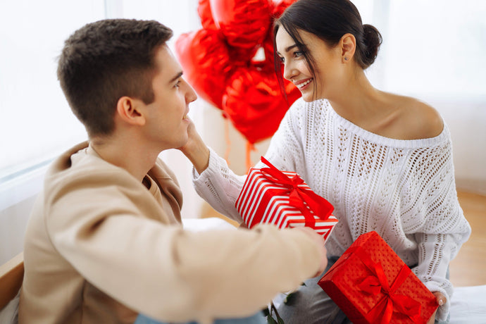 Cadouri de Valentine’s Day: Top 10 idei pentru el şi ea